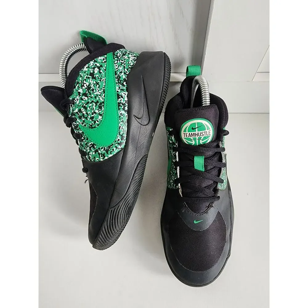 Nike Team Hustle D 9 DIGI (GS) Sz‎ 3.5Y Kids Black/Green Boys Sneaker